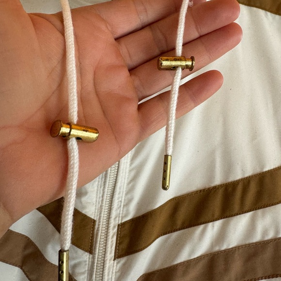 GAP Snow Jacket #ApresSkiFashion - Picture 4 of 13